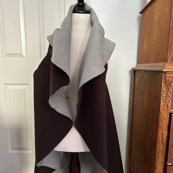 Akira Long Vest - Picture 1 of 5